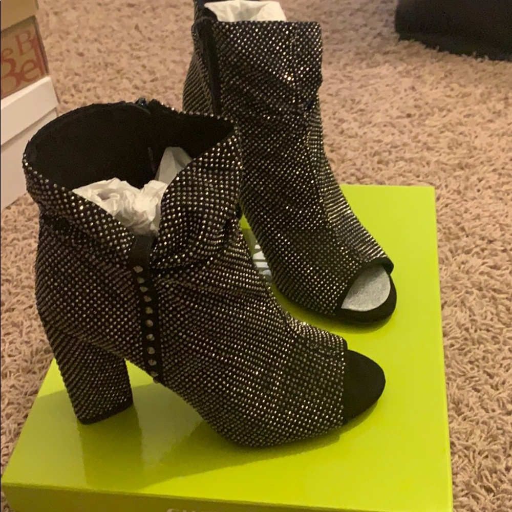 BRAND NEW NEVER WORN GIANNI BINI!!